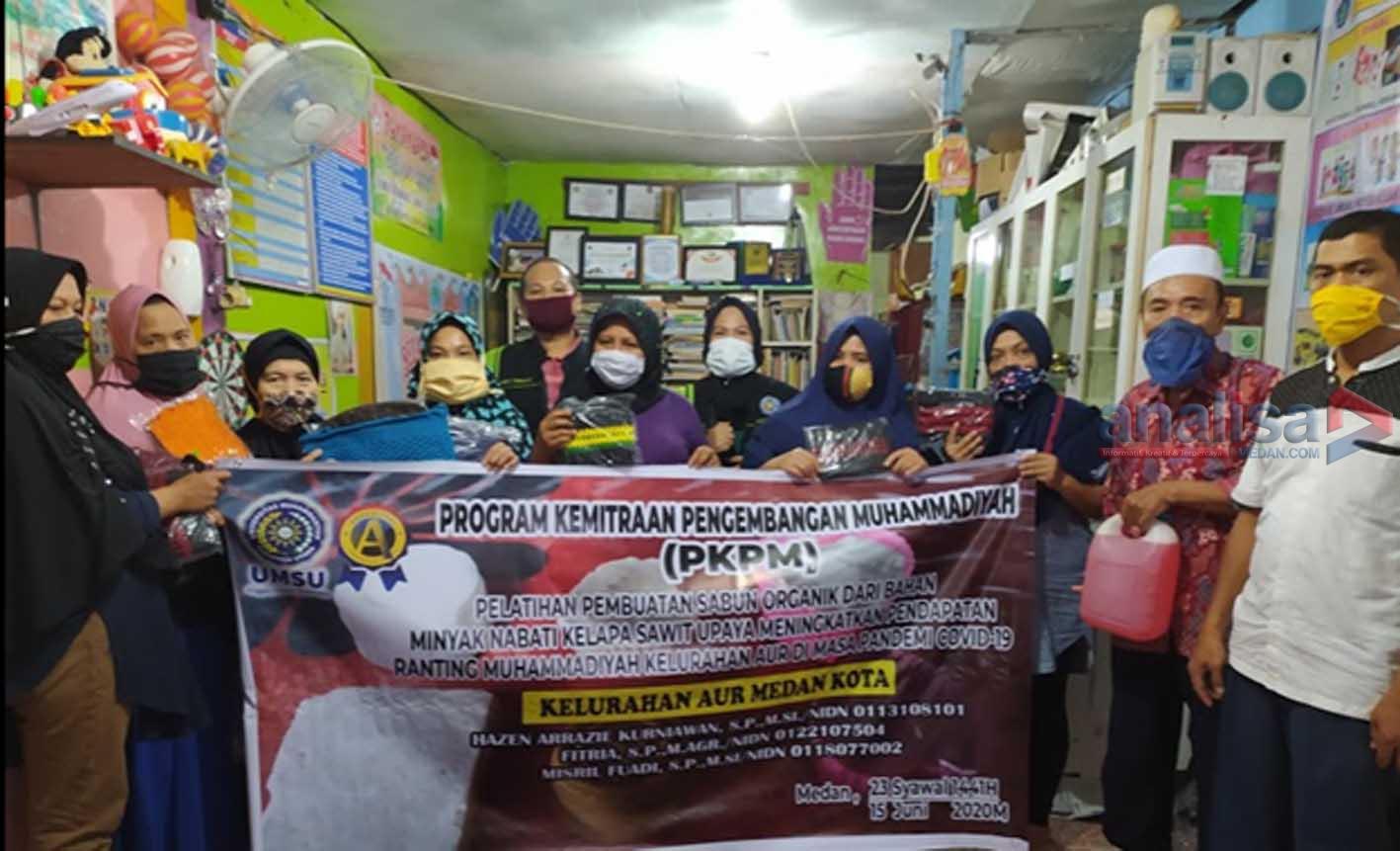Dosen Fakultas Pertanian UMSU Beri Pelatihan Pembuatan Sabun Organik