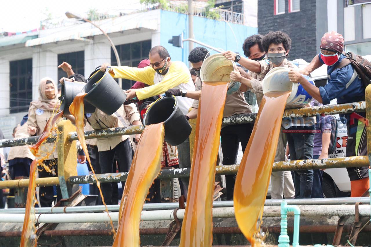 Unpab Cuci Tiga Sungai dengan Ekoenzim