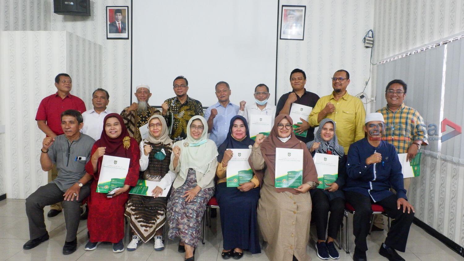 UISU Serahkan Dana Hibah Internal untuk 16 Program PKM 2022