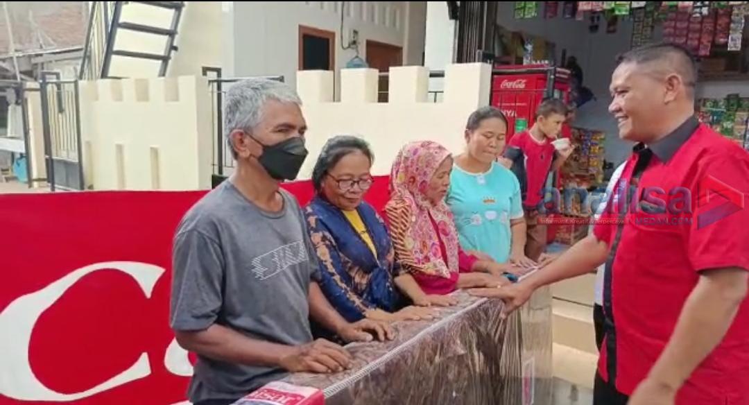 Korban Kebakaran Terharu, Pabrik Caisar Springbed Bantu Kasur dan Sembako