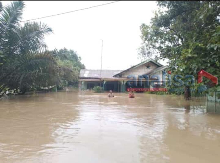 Tanggul Sungai Deli Jebol,  Warga Mengungsi