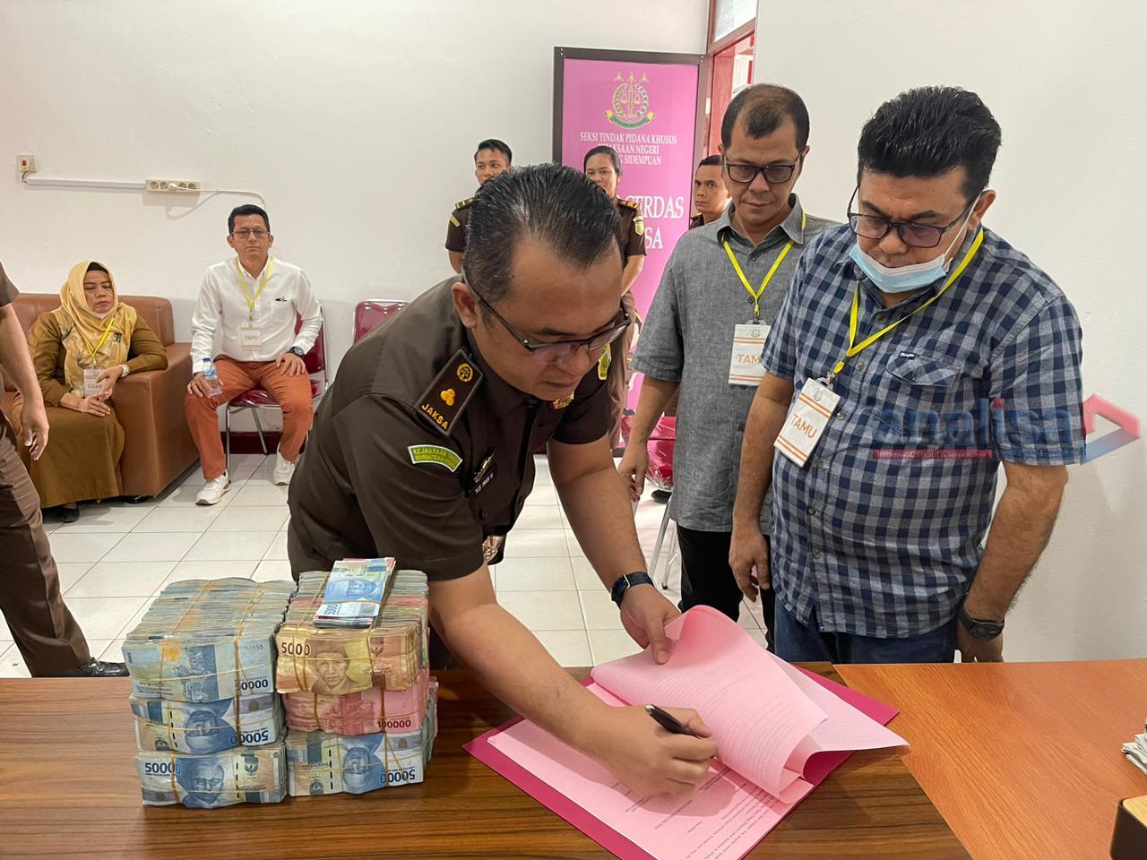 Kejaksaan Sidimpuan Terima Rp. 352 Juta Atas Pengembalian Kerugian Kasus Korupsi Covid-19