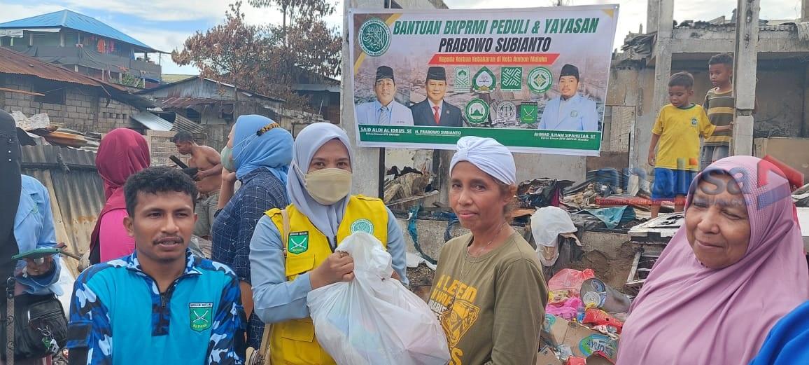 BKPRMI Peduli dan Yayasan Prabowo Subianto Bantu Korban Kebakaran di Mardika Ambon