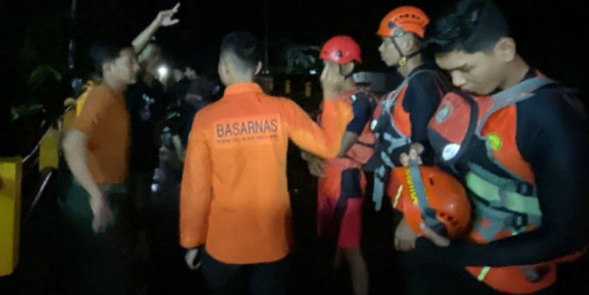 Santri Ponpes Musthafawiyah Madina Hanyut di Sungai
