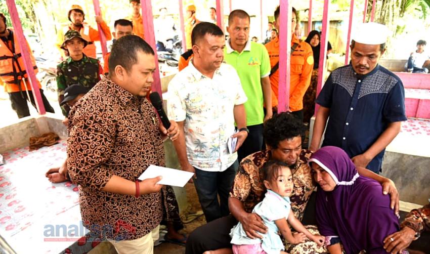 Bupati Dolly Datangi Lokasi Pencarian Santri Dan Bertemu Orang Tua Korban