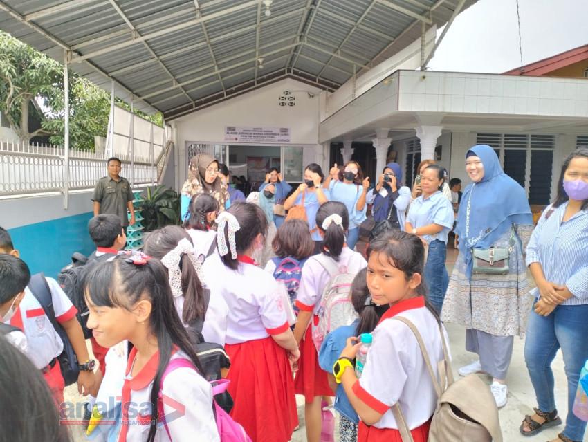 Cintai Produk Dalam Negeri, SD Zepanya Batubara Kunjungi Galery Ulos Sianipar