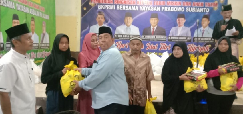 Jelang Idulfitri, BKPRMI Bagikan 1.000 Bingkisan kepada Masyarakat Perumnas Mandala