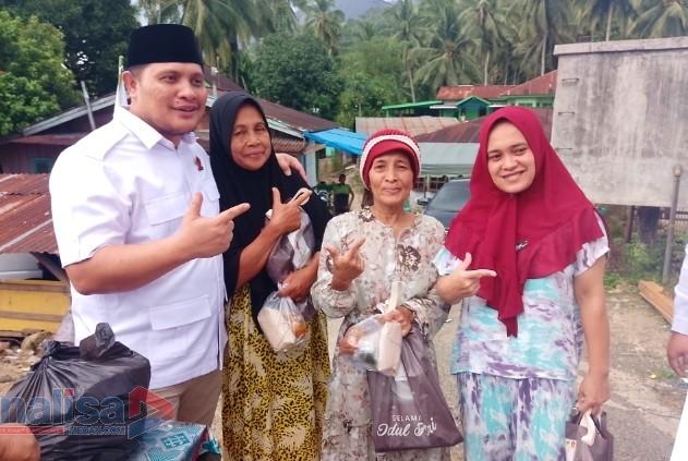 Kaum Ibu di Sayur Matinggi Dukung Basith Jadi Pemimpin Kedepan