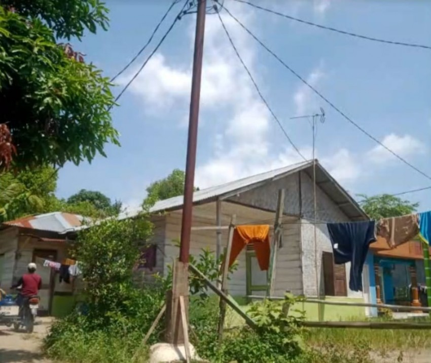 Warga Rengas Pulau Resah, Tiang Listrik PLN Keropos Nyaris Tumbang, Ini Sikap Komisi IV DPRD Medan