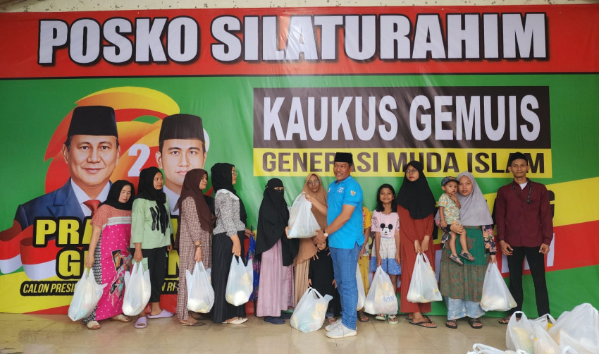 Posko Kaukus Gemuis Prabowo - Gibran Sumut Berikan Bingkisan Sembako Tahun Baru 500 Fakir Miskin dan Anak Yatim