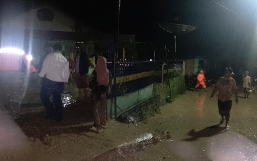 BreakingNews, Longsor di Padangsidimpuan Dua Rumah Warga Korban, 1 Nyaris Ambruk dan Akses Jalan Terputus