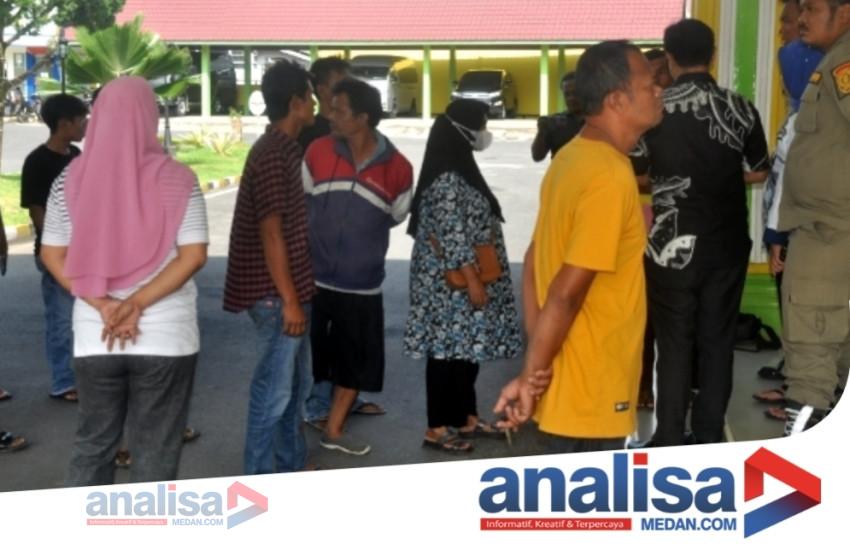 Pagi-Pagi, Warga Aek Tampang Geruduk Kantor Walikota Padangsidimpuan