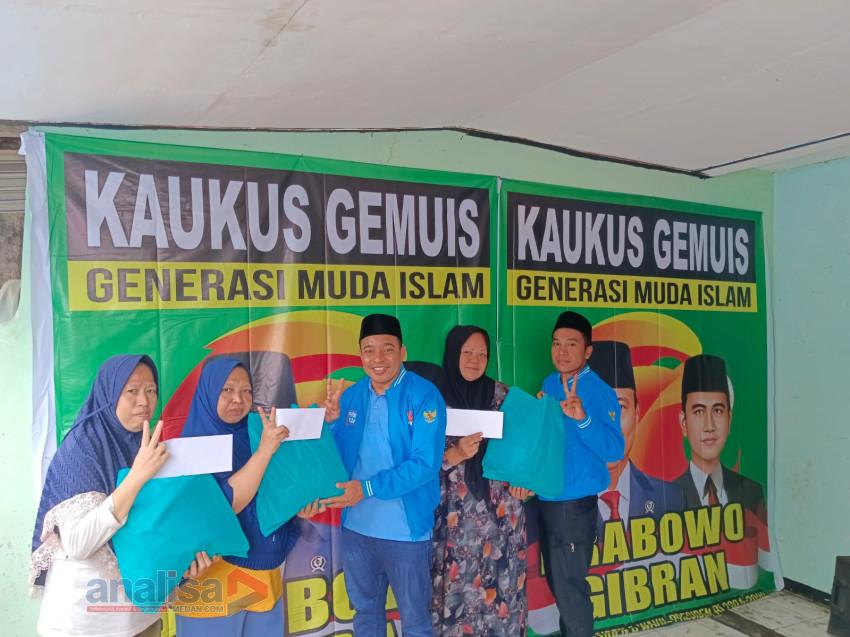 Kaukus Gemuis Prabowo - Gibran DKI Jakarta Berikan Paket Sembako Tahun Baru 2024