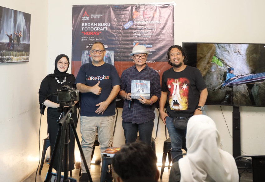 'Horas' Buku Fotografi Bertema 'Batak Tempo Doeloe' Diluncurkan