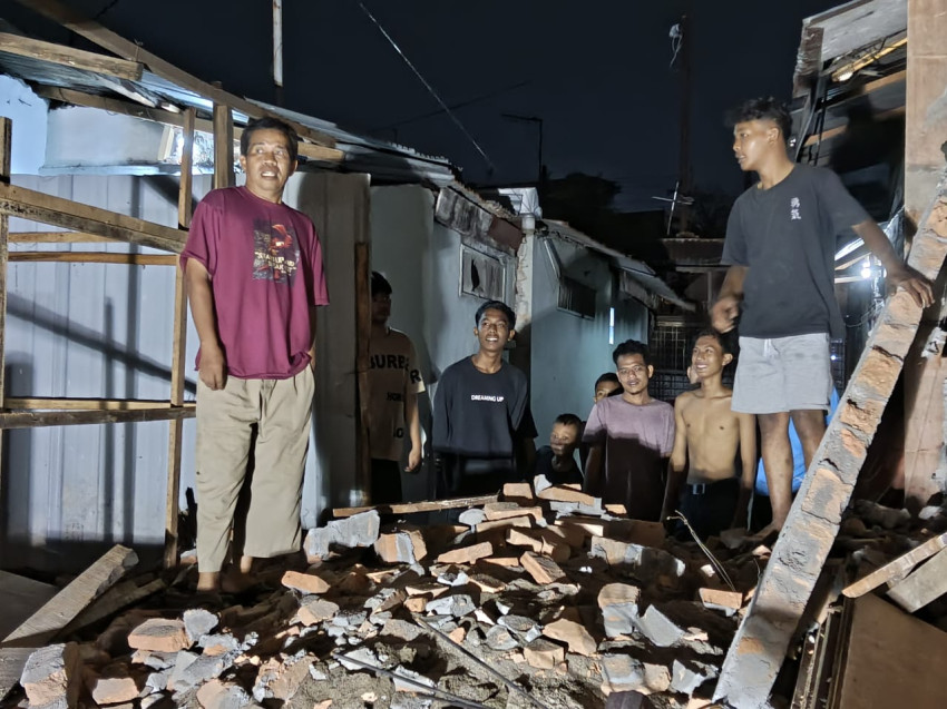Pihak Sekolah Akhirnya Bongkar Sendiri Tembok yang Tutup Akses Warga, Disambut Ucapan Terimakasih