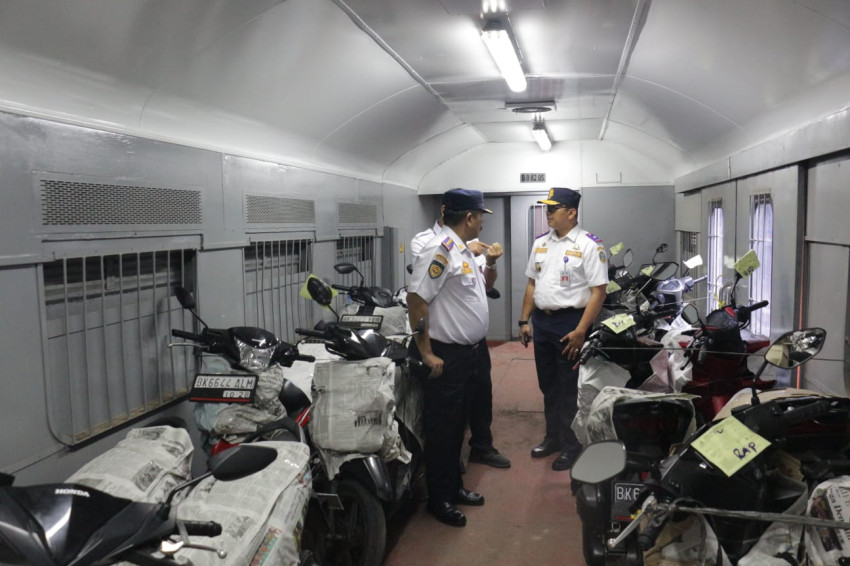 Mudik via Kereta Api, Kadishub Sumut Berangkatkan 466 Pemudik dan 30 Unit Sepeda Motor ke Rantau Parapat