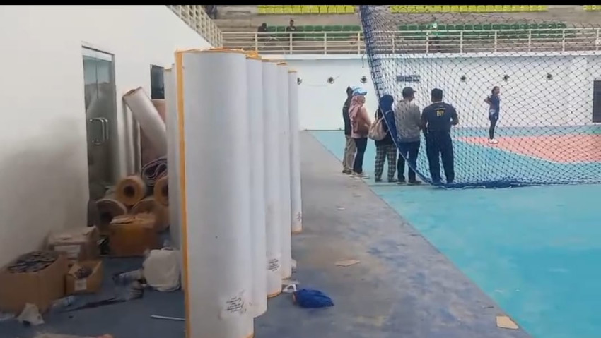 GOR Voli Indoor Masih Berantakan, Peserta: Penyelenggara Terburuk