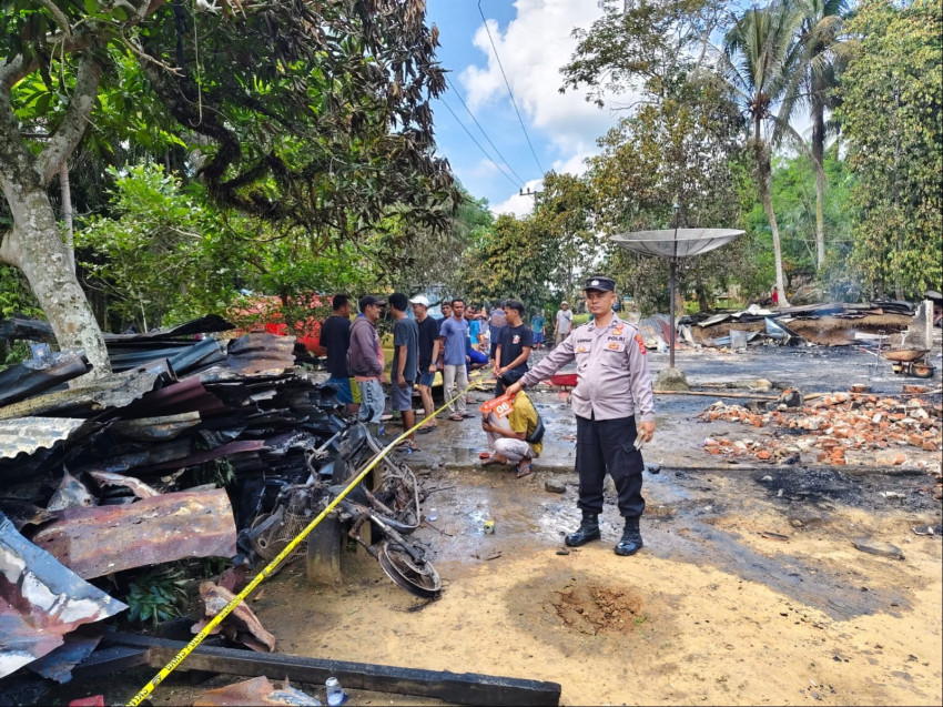 Satu Rumah dan Bengkel Motor di Palas Terbakar