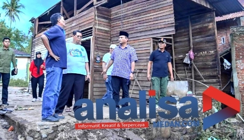 Walikota Letnan Sisir Lokasi Banjir di Tano Bato Dan Salurkan Salurkan Bantuan