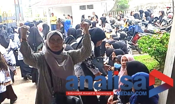 Sertifikasi Tak Cair Dari 2024, Ratusan Guru di Sidimpuan Geruduk Kantor DPRD