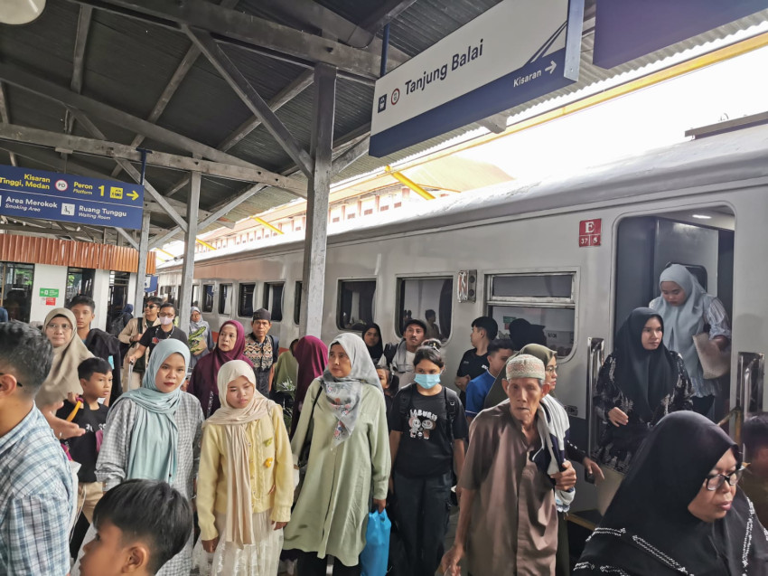 Arus Balik Gunakan KA di Sumut Melonjak 35 Persen Dibanding Arus Mudik