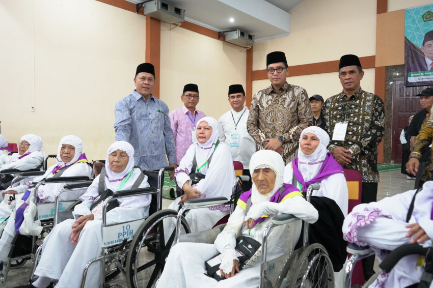 360 Jemaah Calhaj Kloter 21 Embarkasi Medan Diberangkatkan ke Tanah Suci