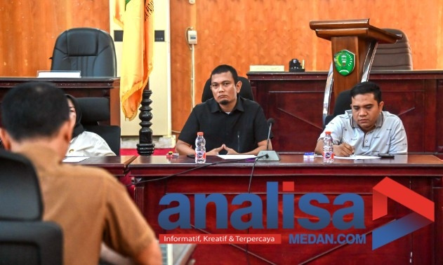 Irigasi Rusak, Warga Di Sidimpuan Terpaksa Mandi Pakai Air Galon