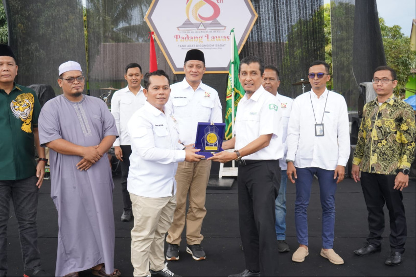 Bupati Palas Launching UHC, Prioritas Warga Bisa Berobat Cukup Gunakan KTP