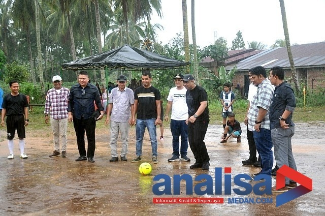 Tendangan Bola Pertama Wakil Walikota H. Harry Pahlevi Tandai Pembukaan Pudun Jae Cup II 2025