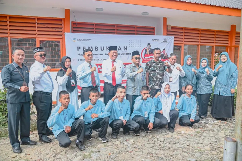 Wali Kota Padangsidimpuan Buka MPLS SRMA 30: Wujudkan "Cerdas Bersama, Tumbuh Bersama" Menuju Generasi Emas 2045
