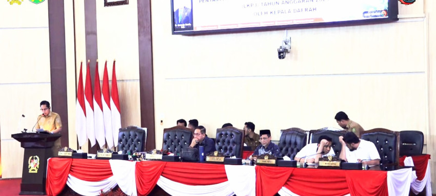Walikota Medan Sampaikan LKPJ Dalam Rapat Paripuna DPRD