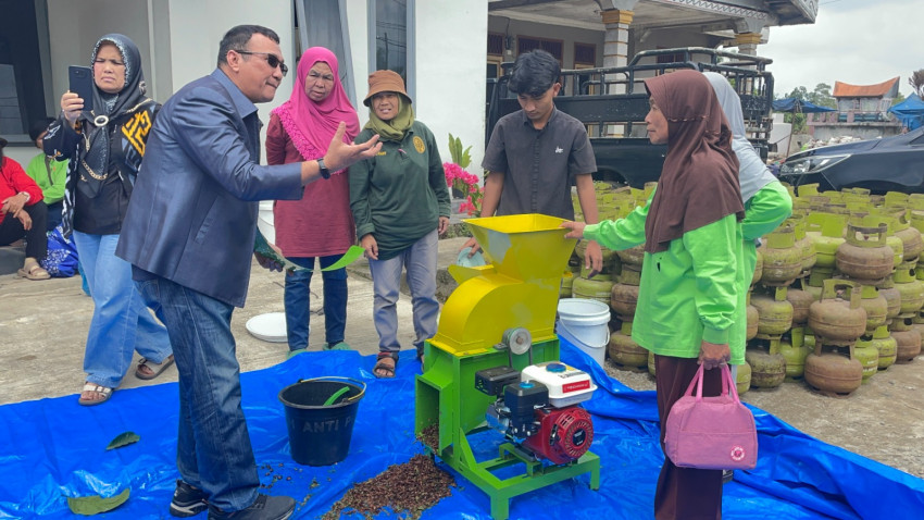Tim PkM UMA Dorong Petani Kopi Sidamanik Terapkan Zero Waste Integrated System